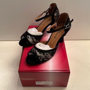 Women’s Ballroom Dance Shoe. Stephanie Black Satin with gold. 2.5in heel size 8